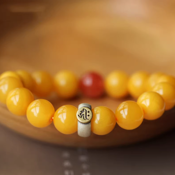 Ladies' "Chicken Oil Yellow" Amber Bracelet: Earth's Gentle Embrace, Timeless Fortune