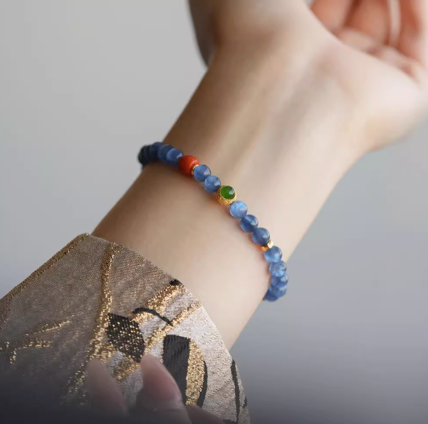 Natural Kyanite Crystal Bracelet: Clarity, Intuition & Serene Flow