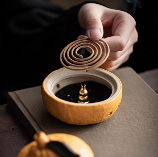 Zen Ceramic Incense Burner: The Art of Scented Living