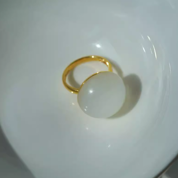Hetian White Jade Sphere Ring: The Purity of Gold, The Promise of Perfection