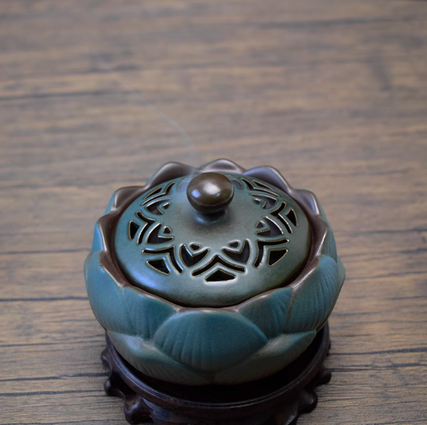 Lotus Ceramic Incense Burner: The Zen of Scent and Serene Growth